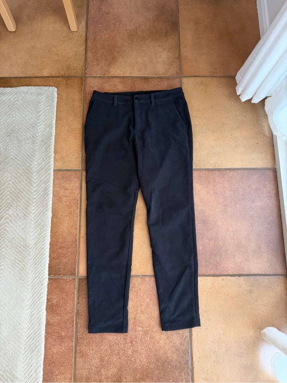 Like new Lululemon ABC Slim fit trouser - Corduroy